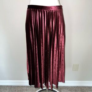 Banana Republic Maroon Pleated MIDI Skirt